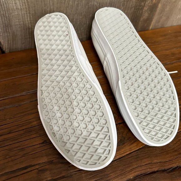 Vans Authentic True White Low-top Sneaker Shoe Size 9.5 US Women / 8.0 US Men - Picture 7 of 16
